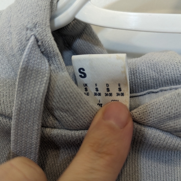 Cropped Reebok Hoodie (lavender) - Picture 2 of 3